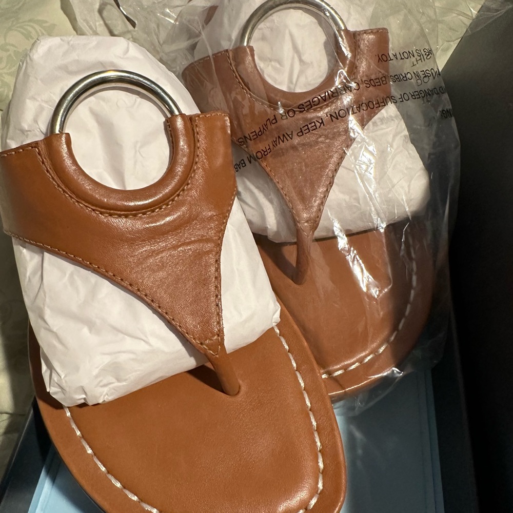 Bernardo sandals- Mallory style, size 8.5 NWB